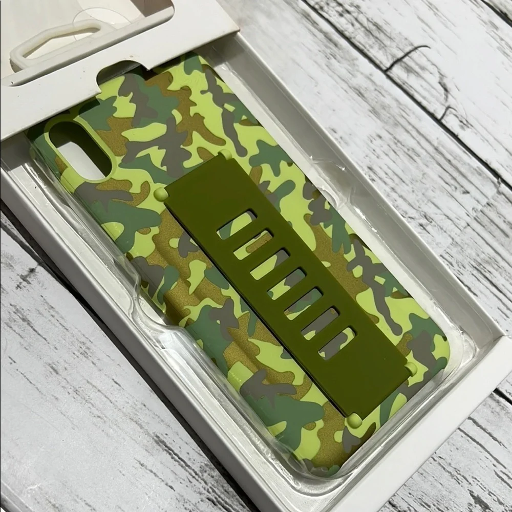 Grip2U iPhone XS Max Case Green Camo Slim Protective Cover with Grip Band